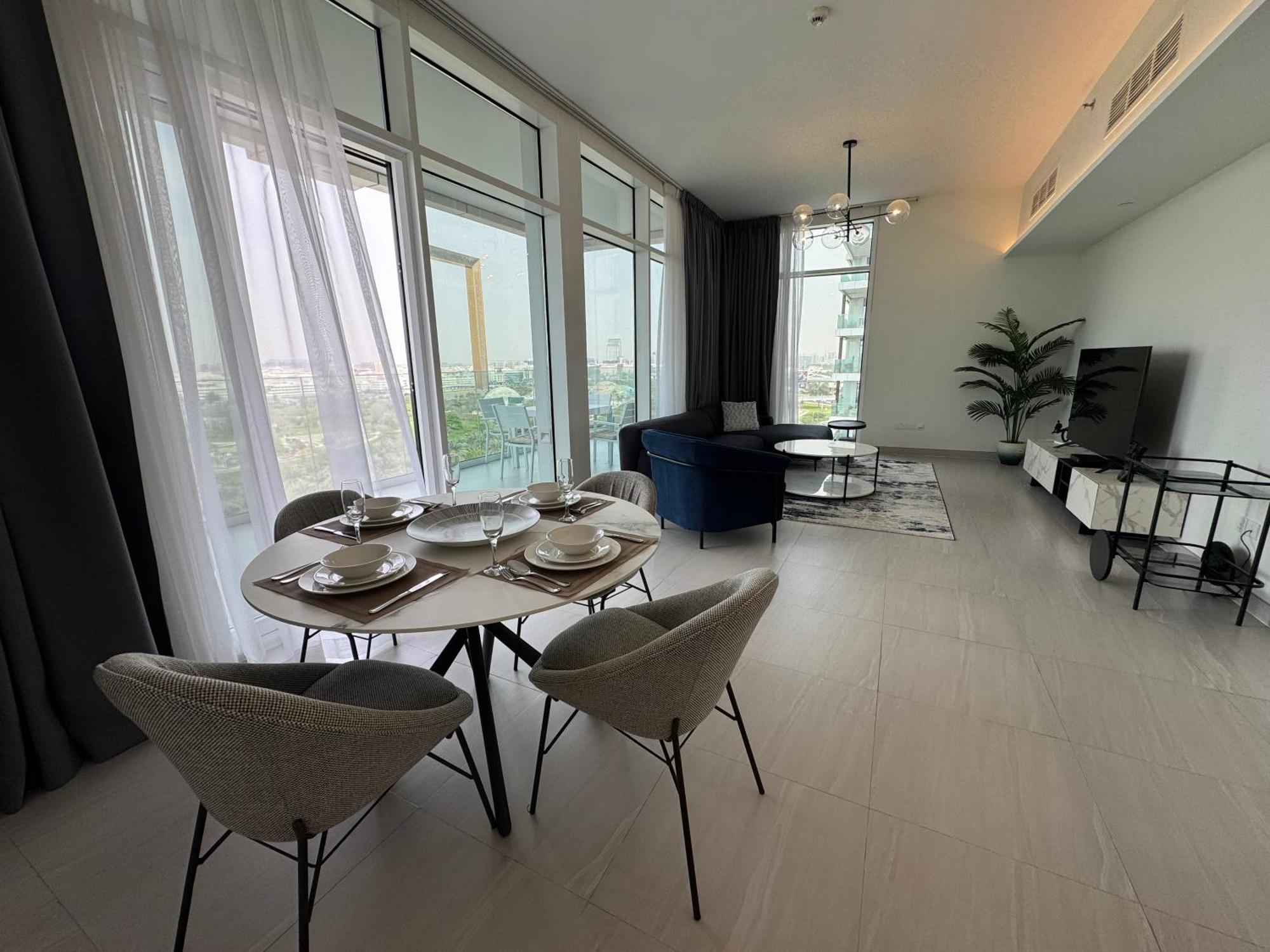 Apartment Ashri Luxe Spacious Near Metro, Frame