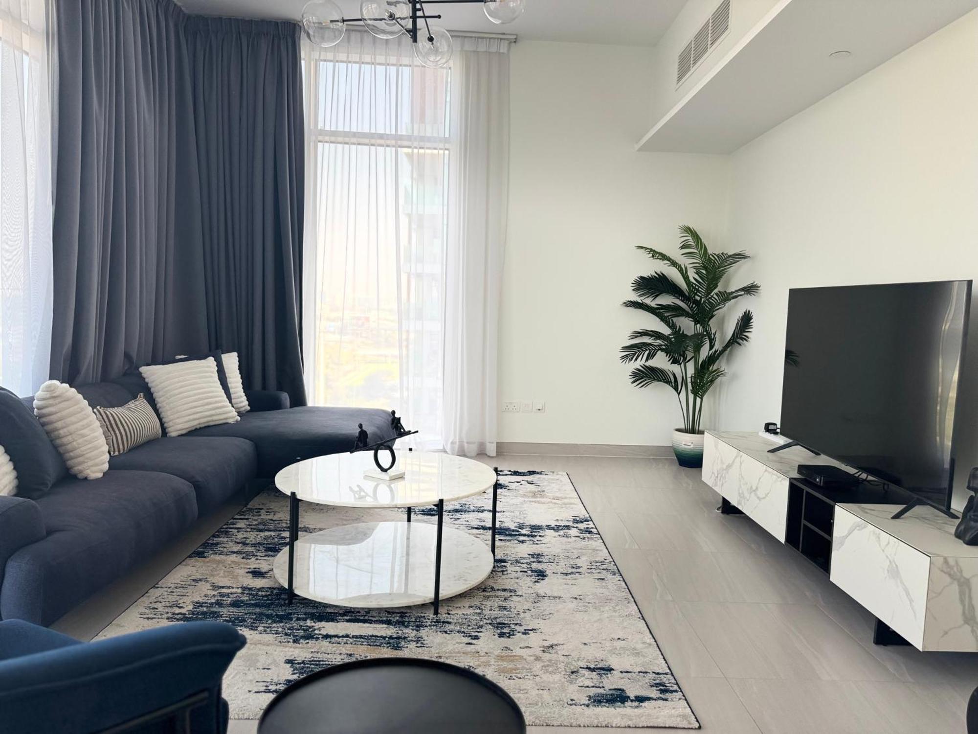 Ashri Luxe Spacious Near Metro, Frame Dubai