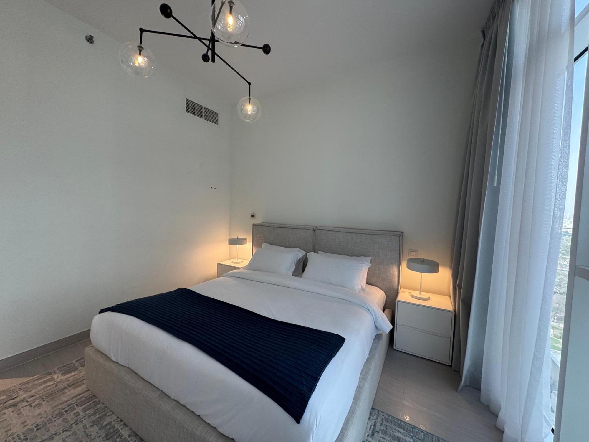 Ashri Luxe Spacious Near Metro, Frame *